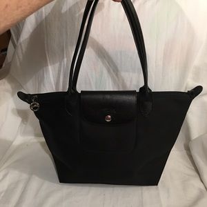 NWOT Longchamp Noir Med. shoulder tote